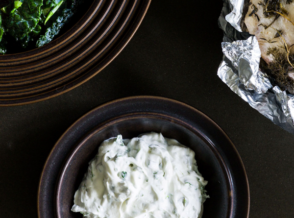 Skyr with parsley and dill