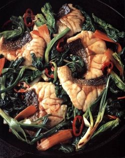 Sliced sea bass with soy and shredded vegetables