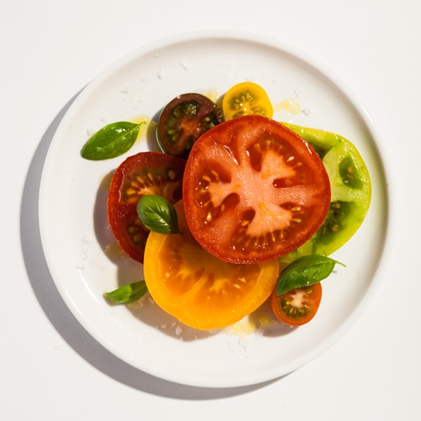 Sliced tomato salad
