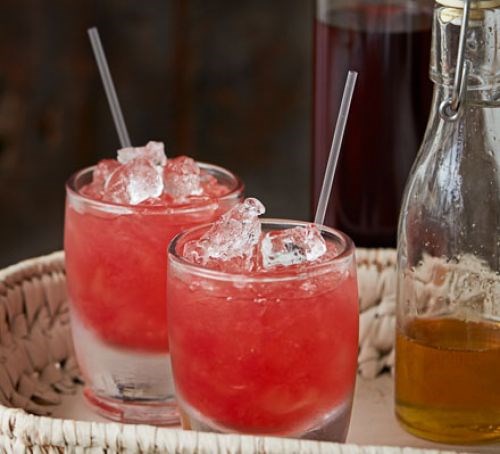 Sloe gin cocktail