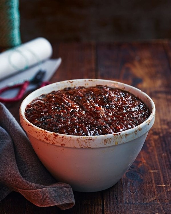 Sloe gin 'figgy' Christmas pudding