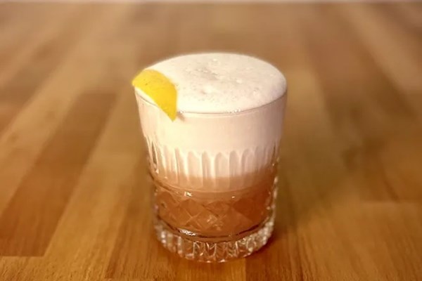 Sloe gin fizz