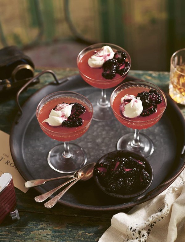 Sloe gin jellies with blackberries & cream 