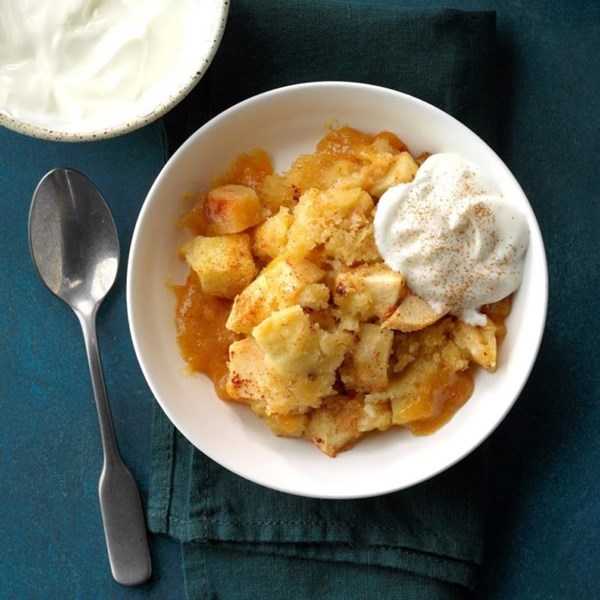 Slow-cooked apple pudding cake