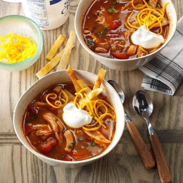 Slow-cooked chicken enchilada soup