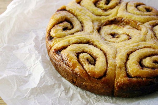 Slow-cooked cinnamon-spiced buns