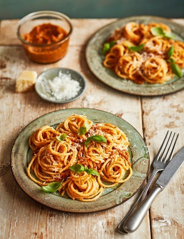 Slow-cooked courgette spaghetti