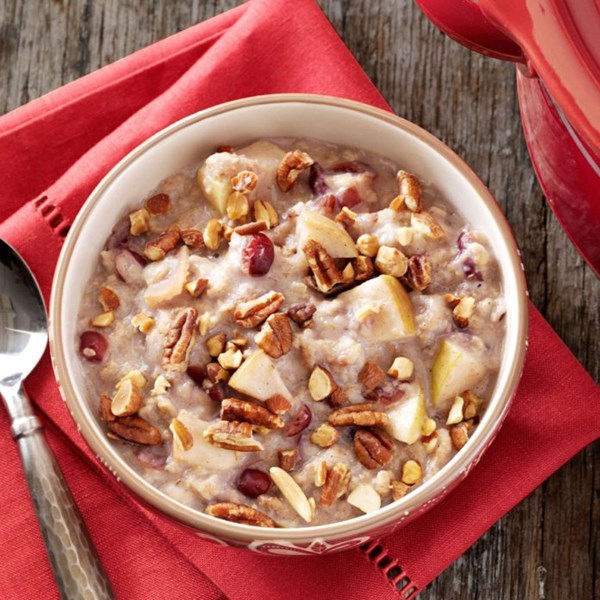 Slow-cooked fruited oatmeal with nuts