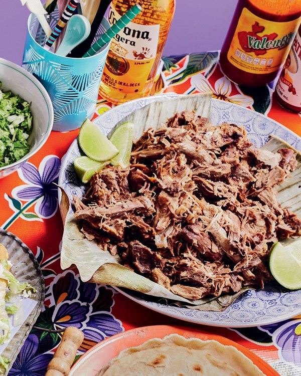 Slow-cooked lamb tacos (Tacos de barbacoa)