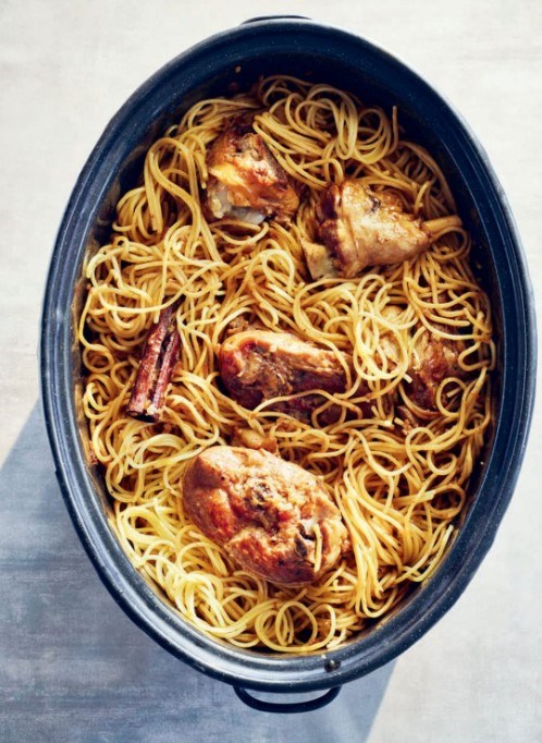 Slow-cooked lamb with spaghetti (Lioto me makaronia)