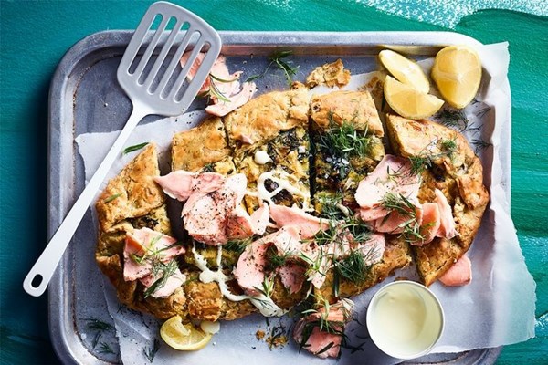 Slow-cooked leek, fennel and spinach with salmon 