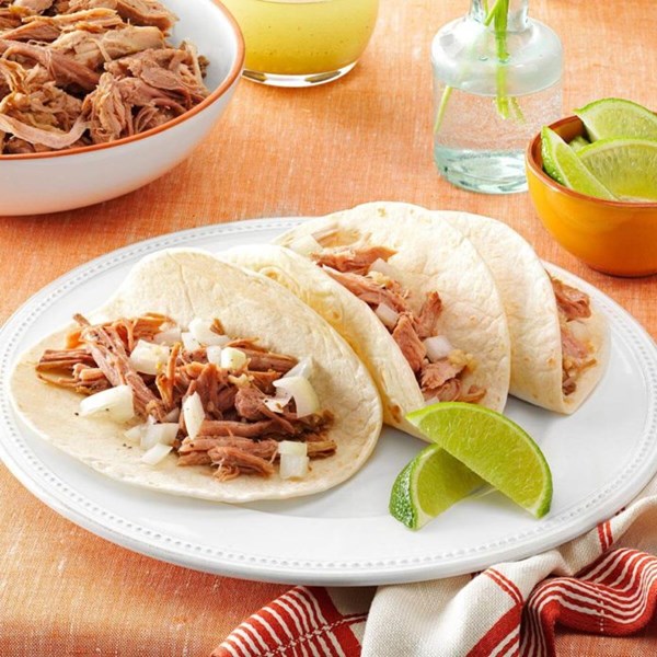 Slow-cooked pulled pork with mojito sauce