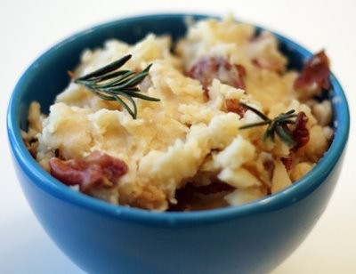 Slow cooked rosemary garlic mashed potatoes