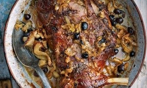 Slow-cooked shoulder of lamb, with fennel, anchovies and olives