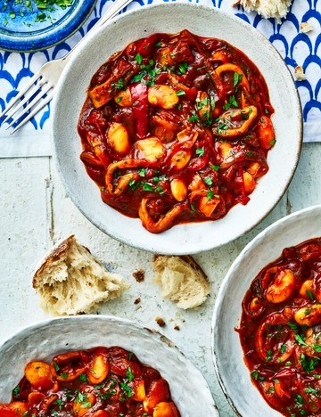 Slow-cooked squid with peperonata and butter beans