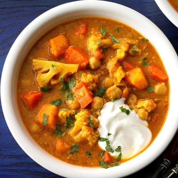 Slow-cooked vegetable curry