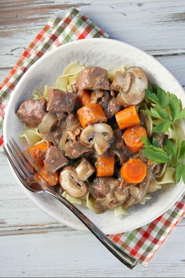 Slow cooker beef Burgundy