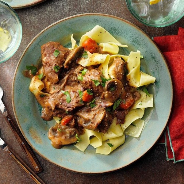 Slow-cooker beef Burgundy