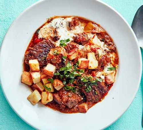 Slow cooker beef goulash