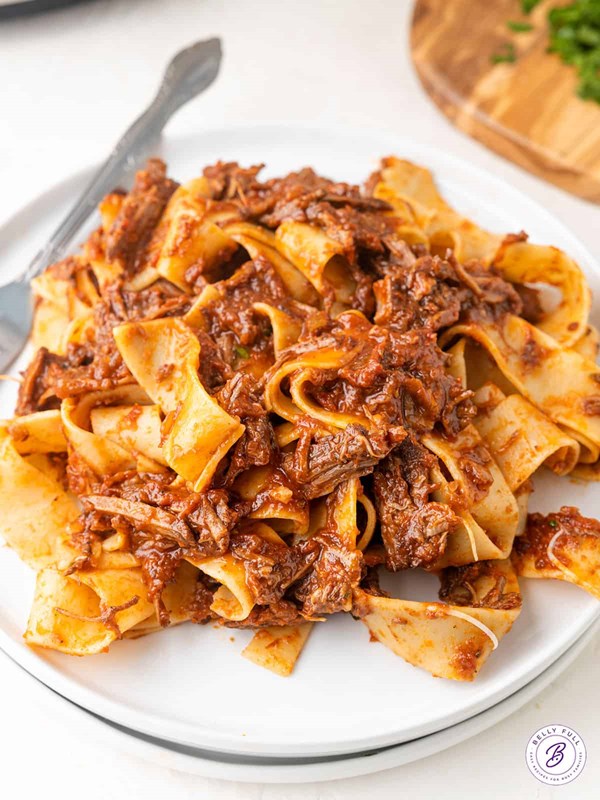 Slow cooker beef ragu