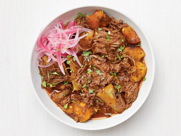 Slow-cooker beef stew with yuca 