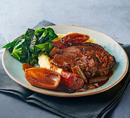 Slow cooker beef topside with red wine gravy