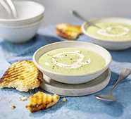 Slow cooker broccoli & cheese soup