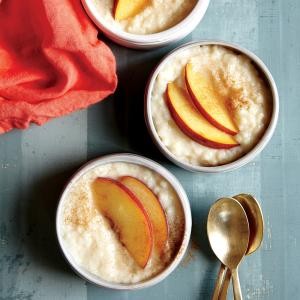Slow cooker cardamom rice pudding with fresh peaches