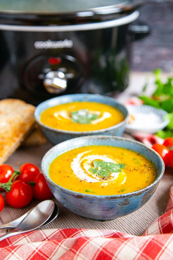 Slow cooker carrot and coriander soup