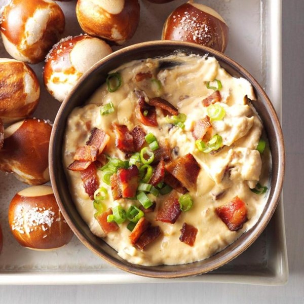 Slow cooker cheddar bacon ale dip