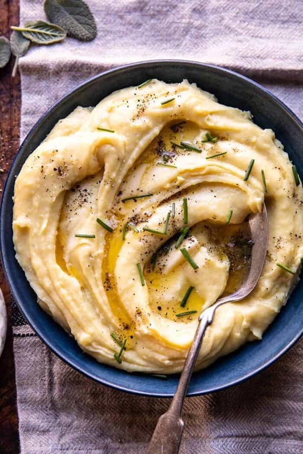 Slow cooker cheesy garlic herb mashed potatoes