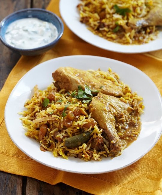Slow-cooker chicken & rice biryani