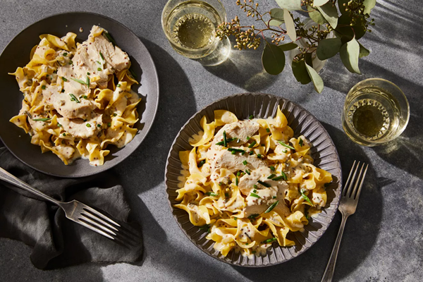 Slow-cooker chicken breasts with creamy mustard-leek sauce