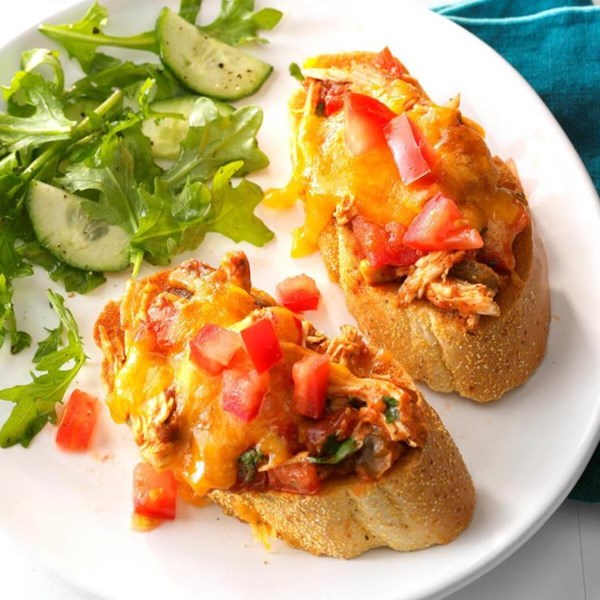 Slow cooker chicken enchilada melts 