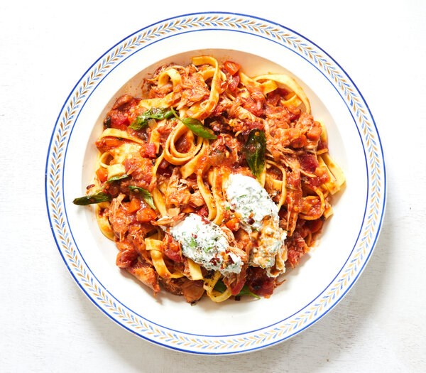 Slow cooker chicken ragù with herbed ricotta