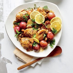Slow cooker chicken with 40 cloves of garlic