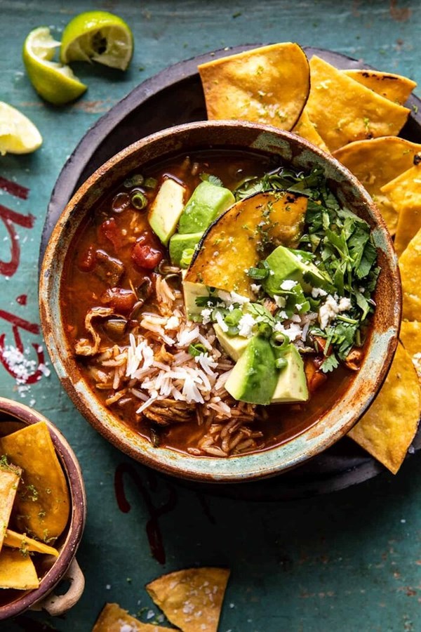 Slow cooker chipotle chicken and avocado rice soup