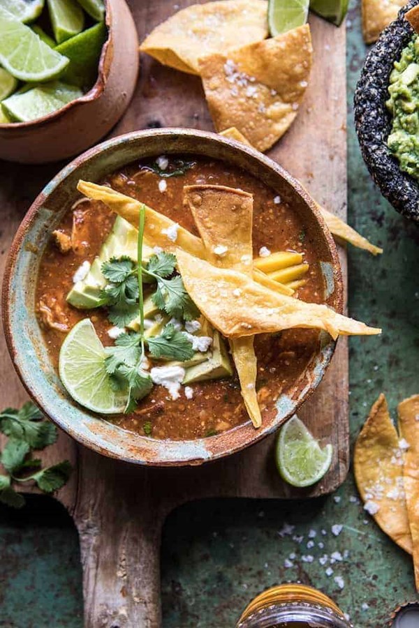 Slow cooker chipotle chicken tamale chili