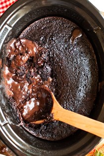 Slow cooker chocolate lava cake