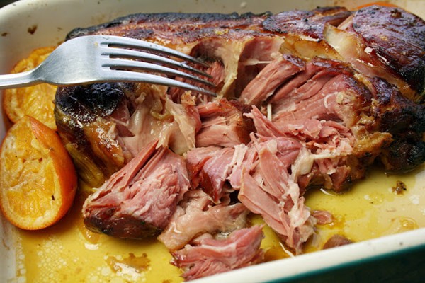 Slow cooker collar bacon in ginger beer, cinnamon and cloves