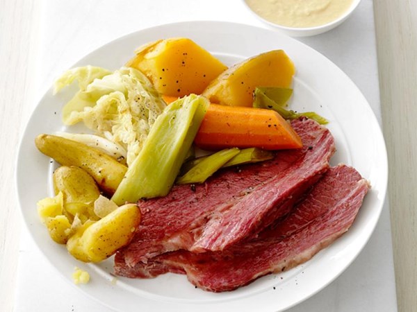 Slow-cooker corned beef and cabbage 