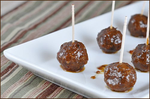 Slow cooker cranberry chili mini meatballs