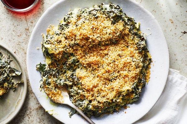 Slow cooker creamy kale with Fontina and bread crumbs 