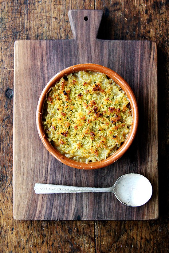 Slow cooker flageolets, gratinéed