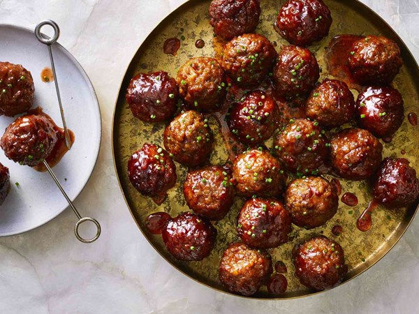 Slow-cooker grape jelly meatballs