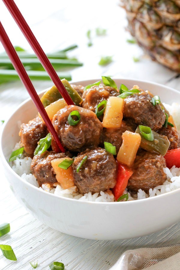 Slow cooker Hawaiian meatballs