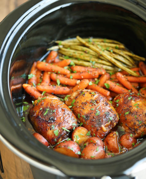 Slow cooker honey garlic chicken and veggies
