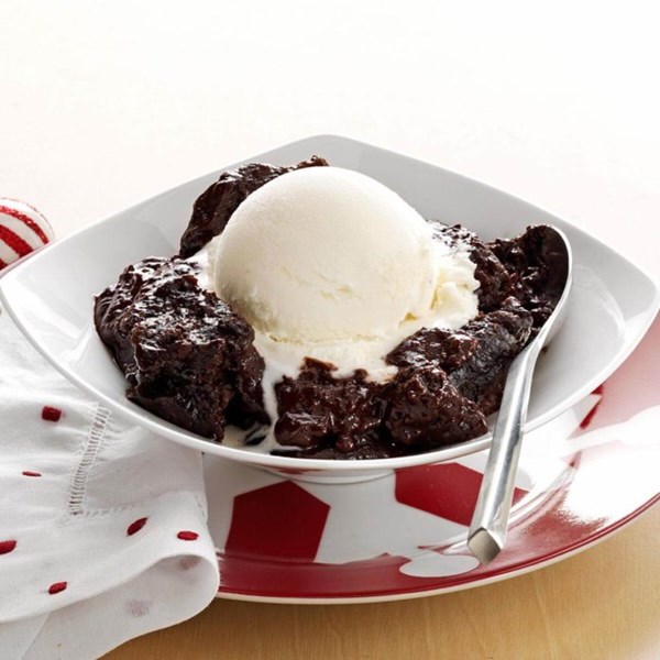 Slow cooker hot fudge cake