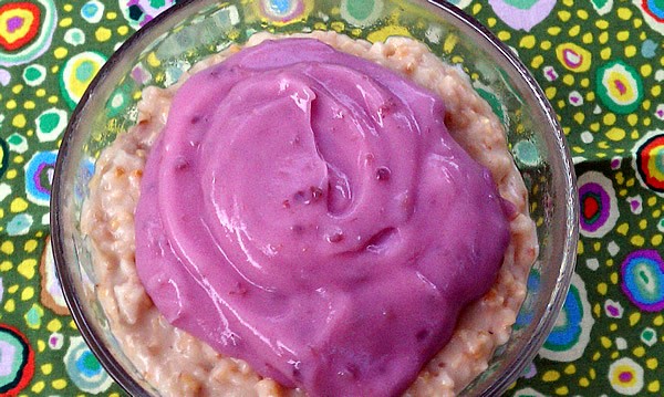 Slow cooker lemon raspberry cheesecake oatmeal