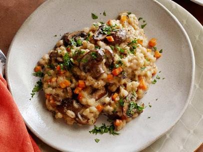 Slow cooker mushroom barley risotto